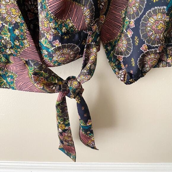 Point Sur J. Crew | Satin Crepe Paisley Floral Wrap Blouse Top V-neck Navy Large - Picture 5 of 8